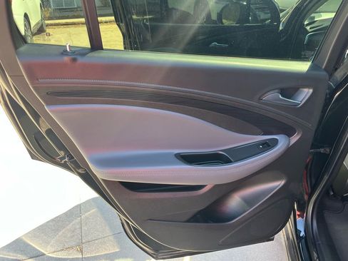 Used 2019 Buick Envision Essence AWD/4WD image 14