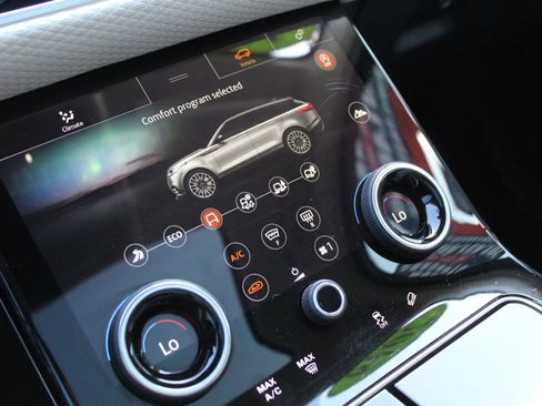 Used 2019 Land Rover Range Rover Velar S image 31