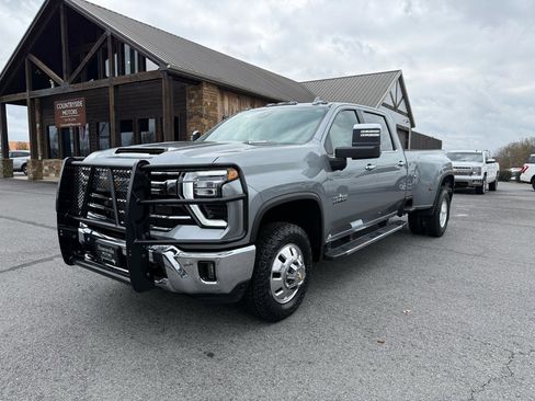 Used 2025 Chevrolet Silverado 3500 LTZ w/ LTZ Texas Edition AWD/4WD image 2