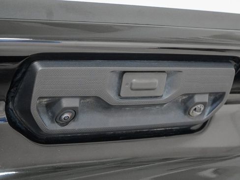 Used 2025 Chevrolet Silverado 1500 LT AWD/4WD image 11