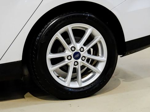 Used 2017 Ford Focus SE image 53