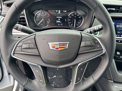 New 2025 Cadillac XT5 Luxury image 24
