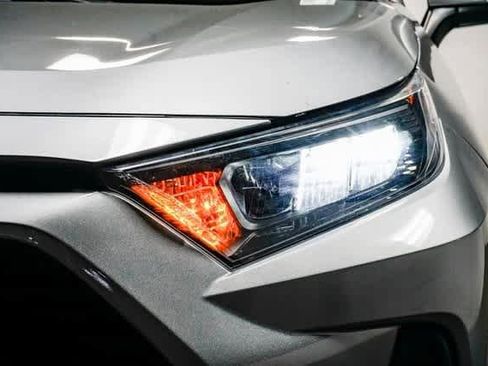Certified 2019 Toyota RAV4 LE image 8