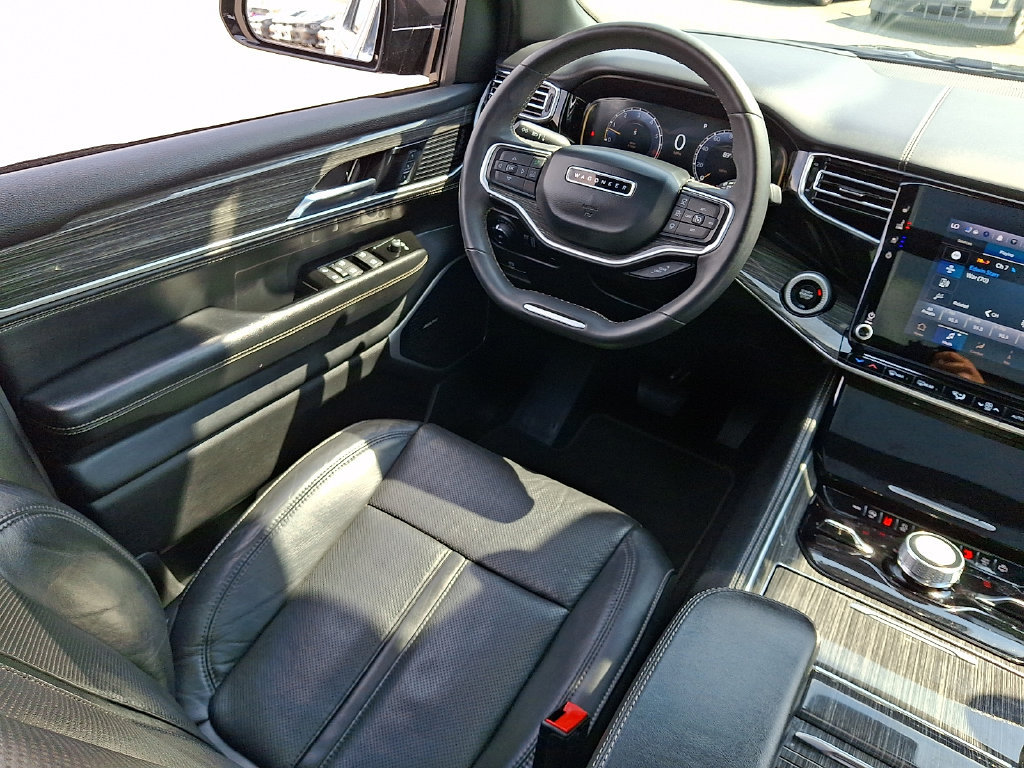Used 2022 Jeep Wagoneer Series II w/ Convenience Group I AWD/4WD image 15