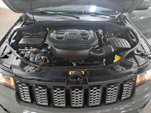Used 2022 Jeep Grand Cherokee Laredo X RWD image 31