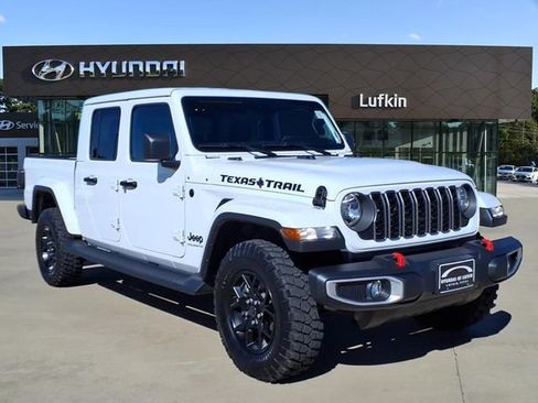 Used 2025 Jeep Gladiator Sport image 1