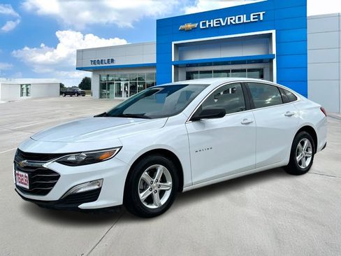 Used 2024 Chevrolet Malibu LS image 1