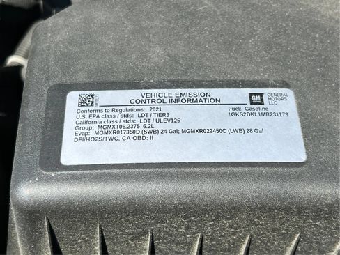 Used 2021 GMC Yukon Denali w/ Denali Ultimate Package AWD/4WD image 28