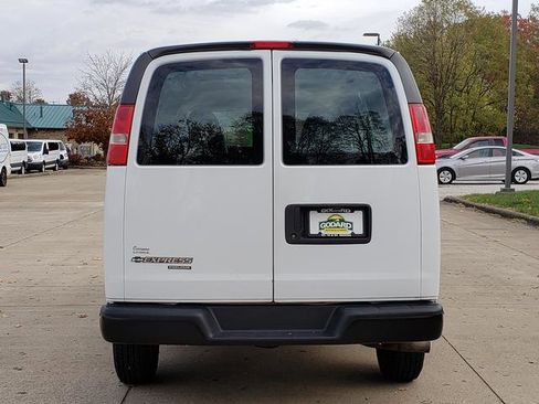 Used 2015 Chevrolet Express 2500 image 4