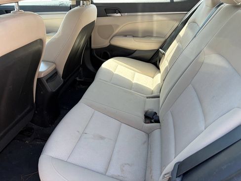 Used 2017 Hyundai Elantra SE FWD image 12