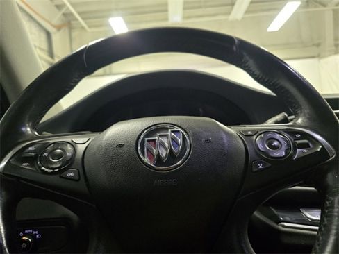 Used 2020 Buick Enclave Essence image 23