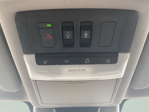 Used 2023 Nissan Rogue SL w/ SL Premium Package image 34