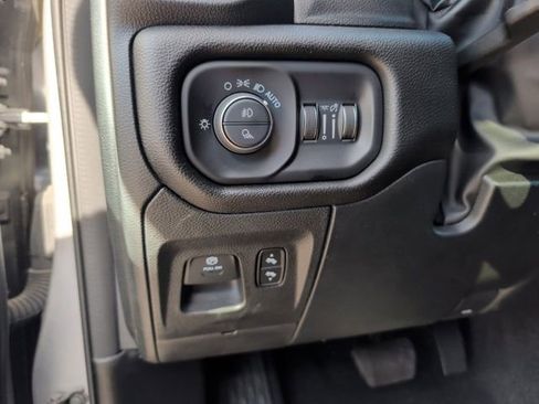 Used 2025 RAM 1500 Laramie AWD/4WD image 33