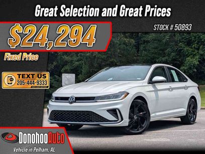Used 2025 Volkswagen Jetta SE w/ Sunroof Package