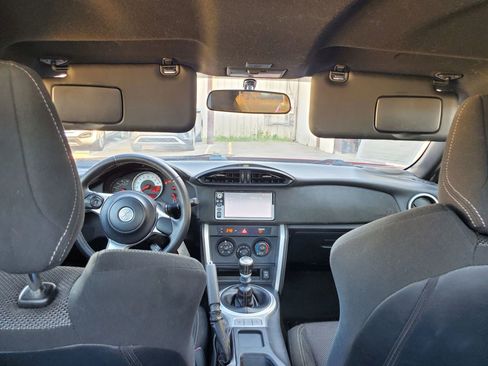 Used 2017 Toyota 86 image 23