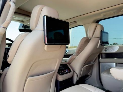 Used 2021 Lincoln Navigator L Reserve w/ Luxury Package AWD/4WD image 19