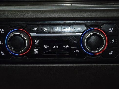 Certified 2024 Chevrolet Silverado 2500 LTZ w/ LTZ Premium Package image 37