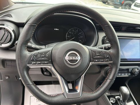 Used 2024 Nissan Kicks SR w/ SR Premium Package FWD image 12