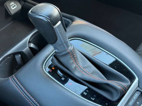 Used 2025 Honda HR-V Sport image 16
