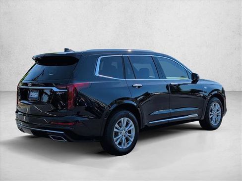 Used 2024 Cadillac XT6 Luxury FWD image 5