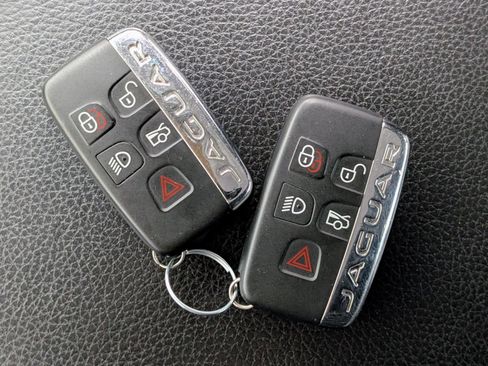 Used 2014 Jaguar XF 3.0 image 35