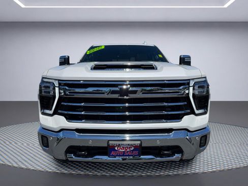 Used 2024 Chevrolet Silverado 2500 LTZ w/ LTZ Plus Package AWD/4WD image 12