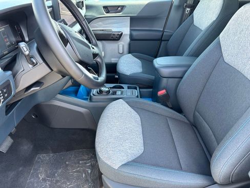 New 2026 Ford Maverick XLT w/ XLT Luxury Package FWD image 17