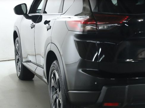 Used 2024 Nissan Rogue SV FWD image 39