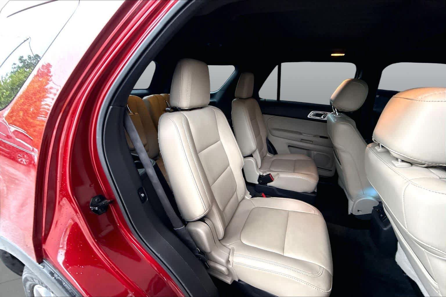 Used 2015 Ford Explorer Limited w/ Equipment Group 302A FWD image 12