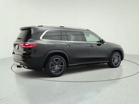 Used 2024 Mercedes-Benz GLS 450 4MATIC image 5