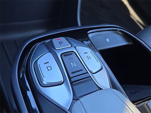 Used 2020 Hyundai Ioniq Limited image 13