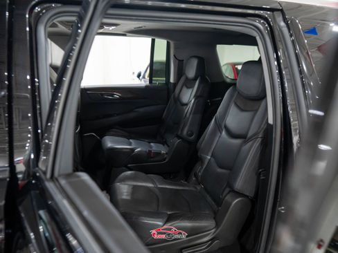 Used 2020 Cadillac Escalade ESV Premium Luxury w/ Escalade Sport Edition image 21