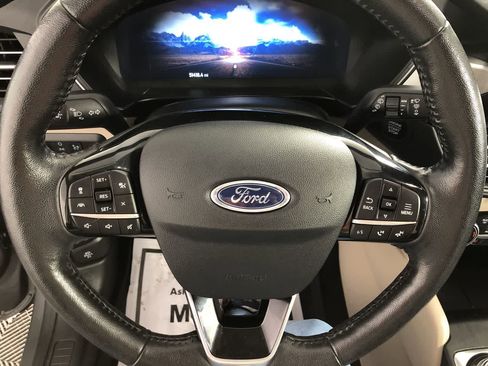 Used 2021 Ford Escape Titanium image 15