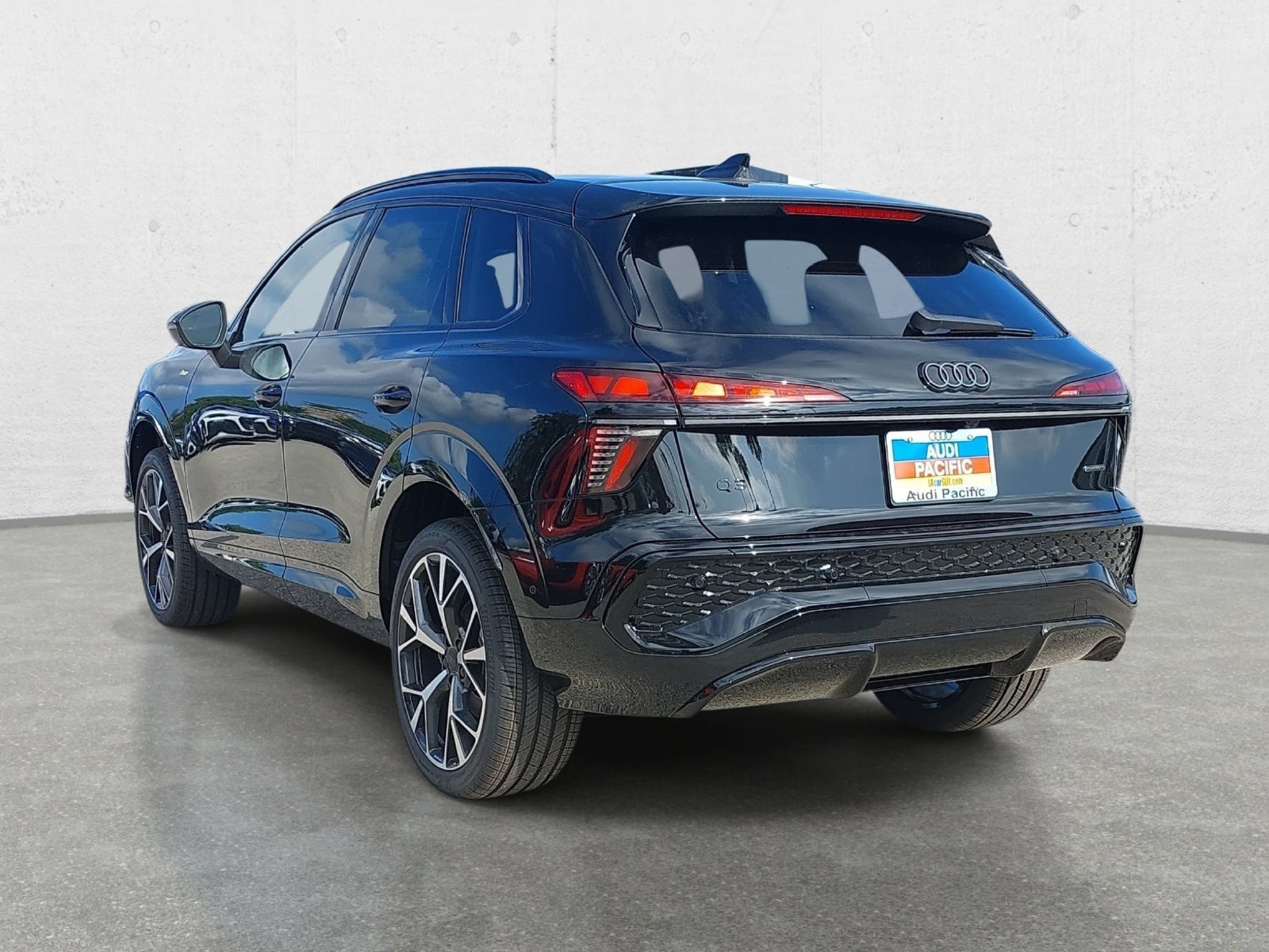New 2026 Audi Q3 quattro 2.0T AWD/4WD image 7