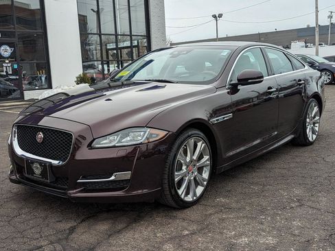 Used 2019 Jaguar XJ R-Sport image 2