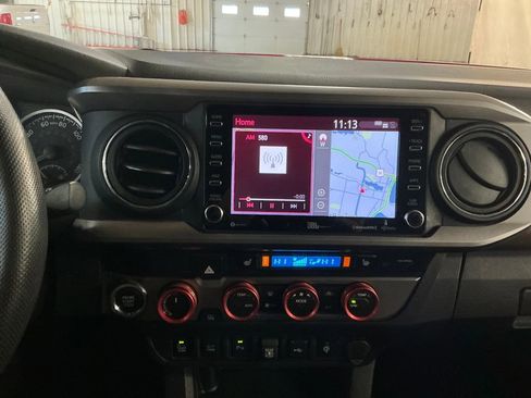 Certified 2022 Toyota Tacoma Limited image 18