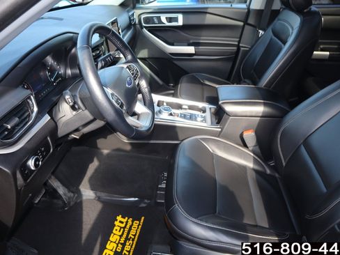 Used 2022 Ford Explorer XLT w/ Equipment Group 202A image 14