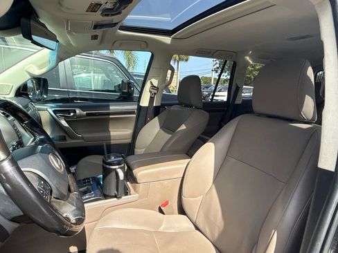 Used 2020 Lexus GX 460 Premium w/ Premium Package AWD/4WD image 8