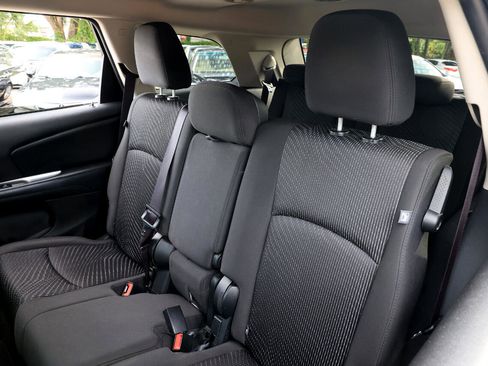 Used 2016 Dodge Journey SE w/ Flexible Seating Group image 8