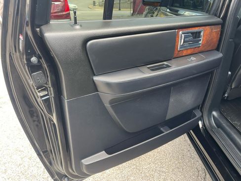 Used 2016 Lincoln Navigator L Select AWD/4WD image 26