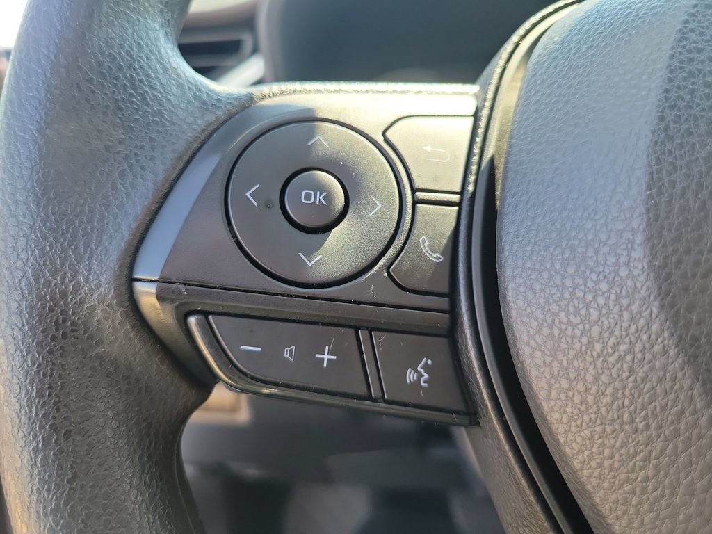 Used 2024 Toyota RAV4 XLE FWD image 27