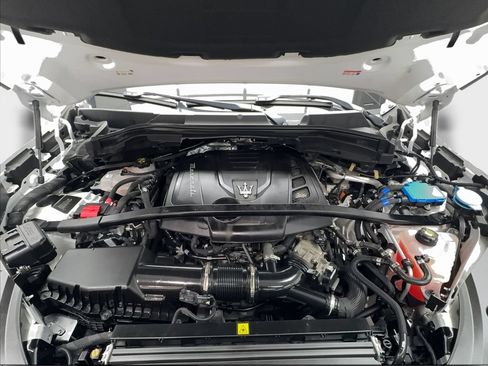 Used 2023 Maserati Grecale GT AWD/4WD image 18