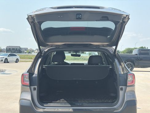 Used 2022 Subaru Outback Limited AWD/4WD image 7