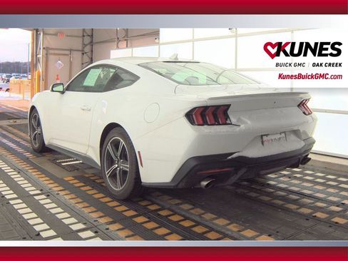 Used 2024 Ford Mustang Premium image 20