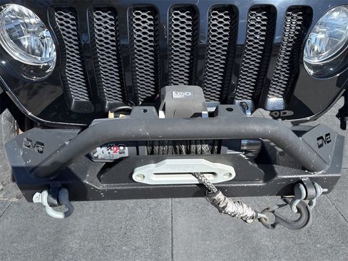 Used 2018 Jeep Wrangler Unlimited Sport image 11