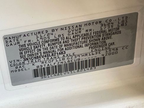 Used 2025 Nissan Versa SV image 27