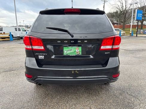 Used 2012 Dodge Journey SXT w/ Flexible Seating Group image 4