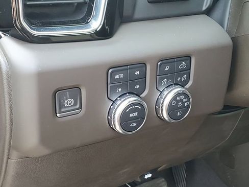Used 2023 GMC Sierra 1500 Denali w/ Technology Package AWD/4WD image 23