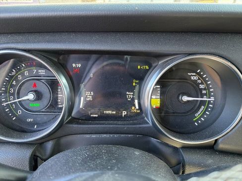 Used 2023 Jeep Wrangler Unlimited Sahara w/ Cold Weather Group AWD/4WD image 15