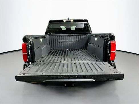 Used 2024 Toyota Tacoma TRD Off-Road image 34